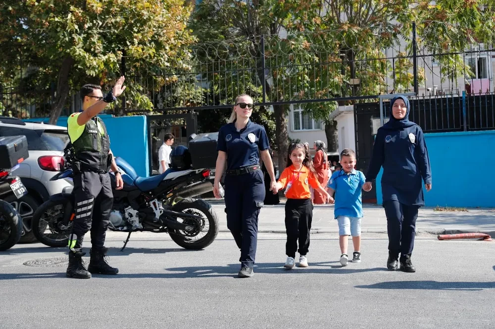 Zabıtadan Öğrenciler İçin Güvenli Okul Yolları